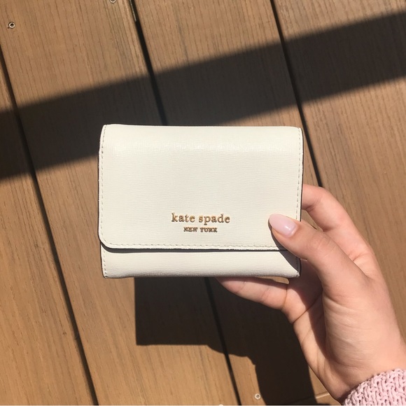 Kate Spade White Small/Medium Bifold Flap Wallet - Picture 4 of 9